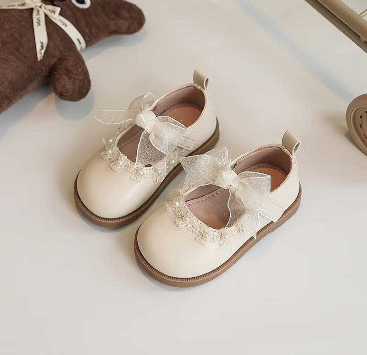 二手衣物雜貨舖