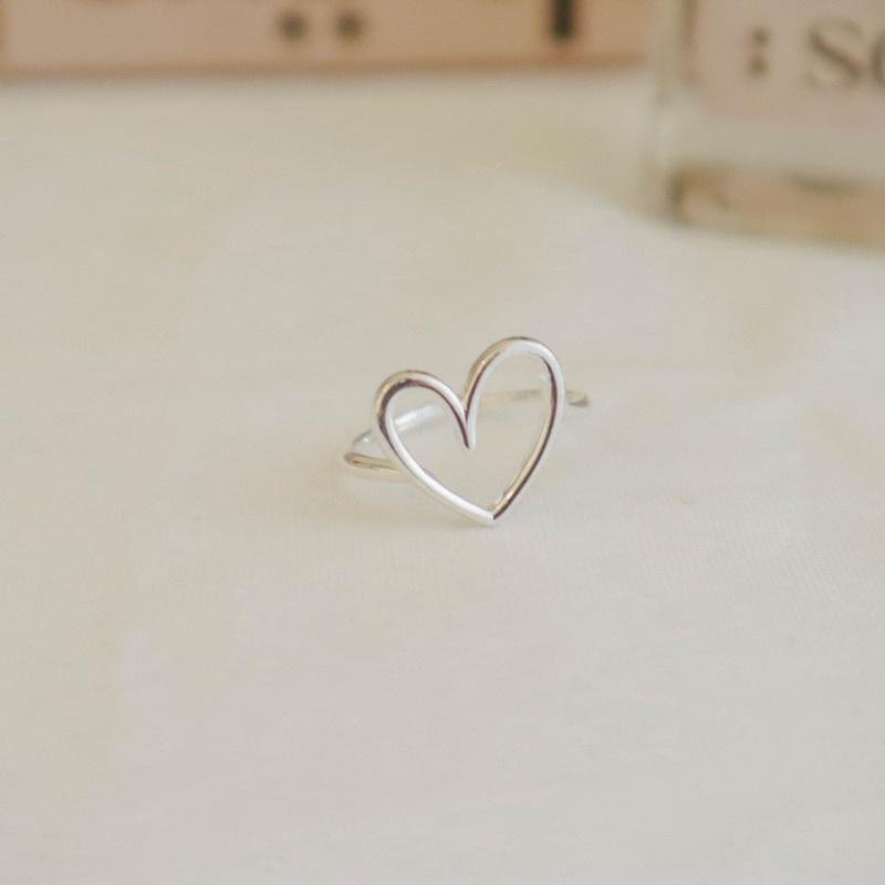 洛莉🥑純銀愛心線條戒指 AW0907-細節圖2