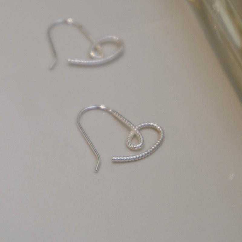 洛莉 🥑 純銀簡約愛心線條造型耳鉤 AW1212-細節圖2