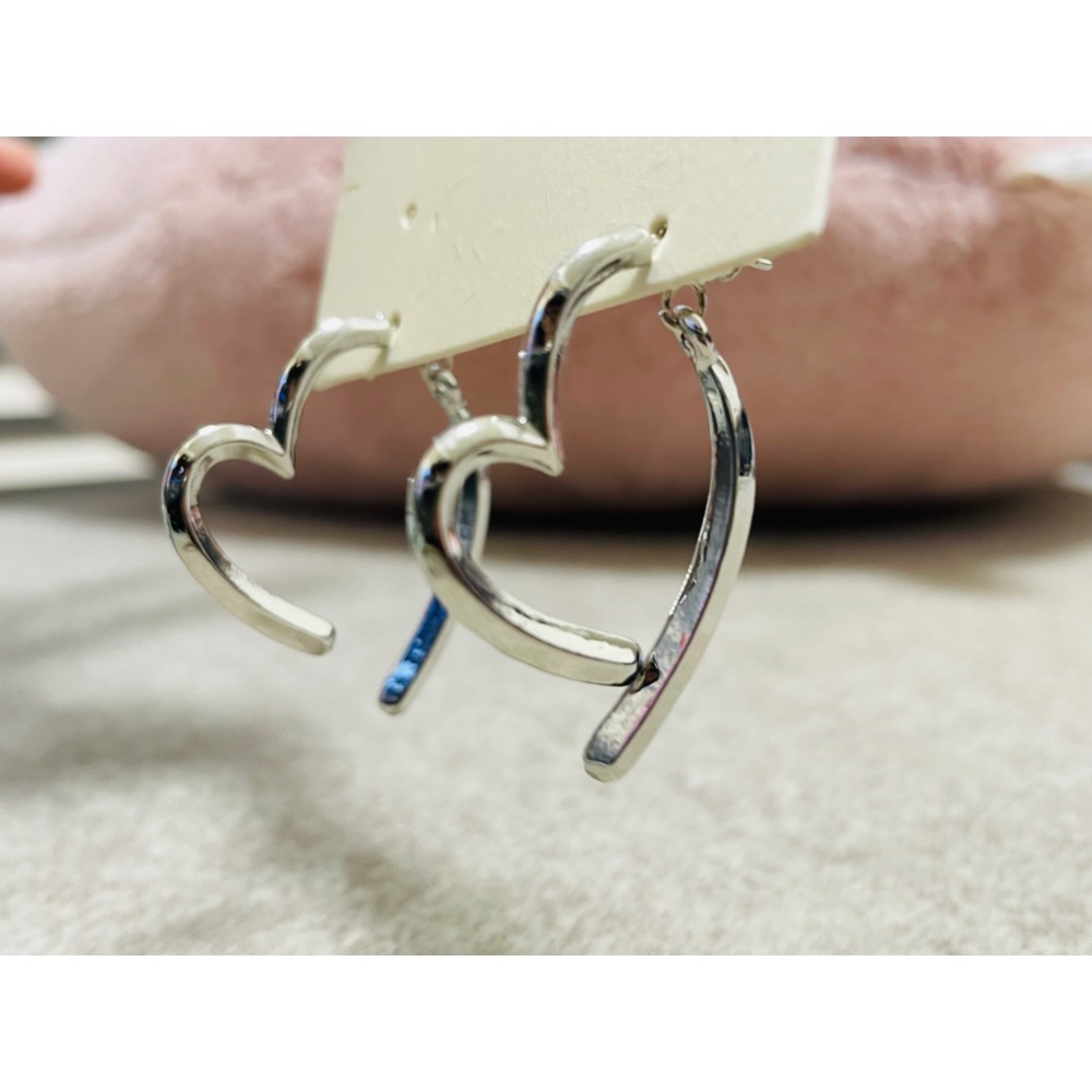 《台灣現貨》愛心型吊式耳環（非夾式）-細節圖2