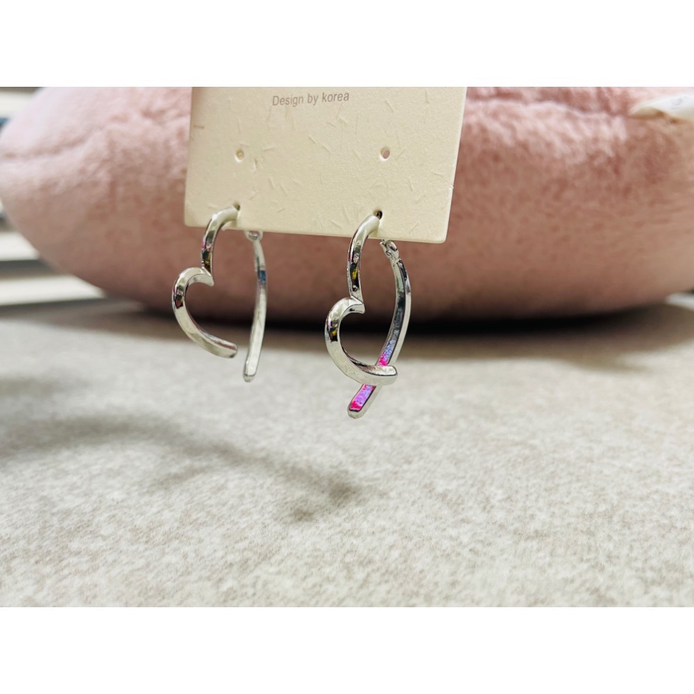 《台灣現貨》愛心型吊式耳環（非夾式）-細節圖3