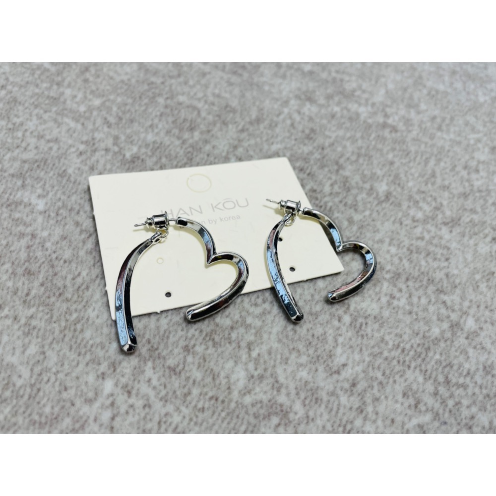 《台灣現貨》愛心型吊式耳環（非夾式）-細節圖5