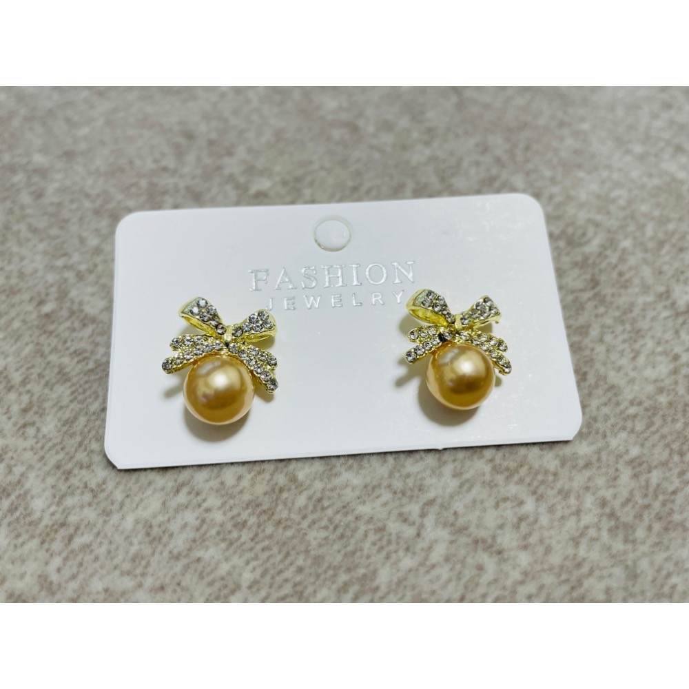 《台灣現貨》玫瑰金珍珠蝴蝶結耳環（非夾式）-細節圖2