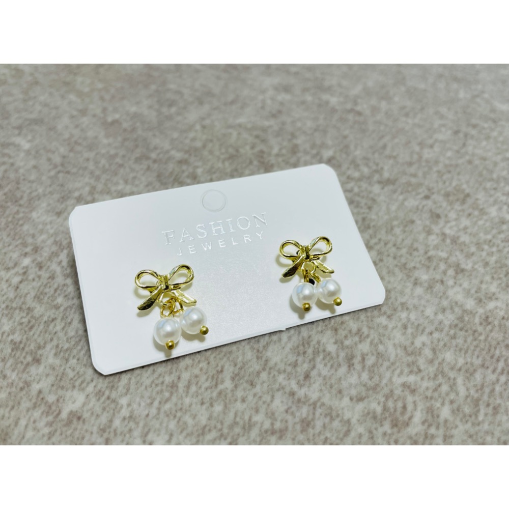 《台灣現貨》蝴蝶結珍珠氣質耳環（非夾式）-細節圖2