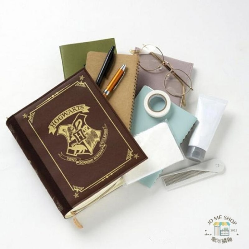 現貨 禮物 🧙‍♂️ 哈利波特 Harry potter 日本 BOOK 限定 書本造型 收納包 化妝包 魔法手拿旅行袋-細節圖9