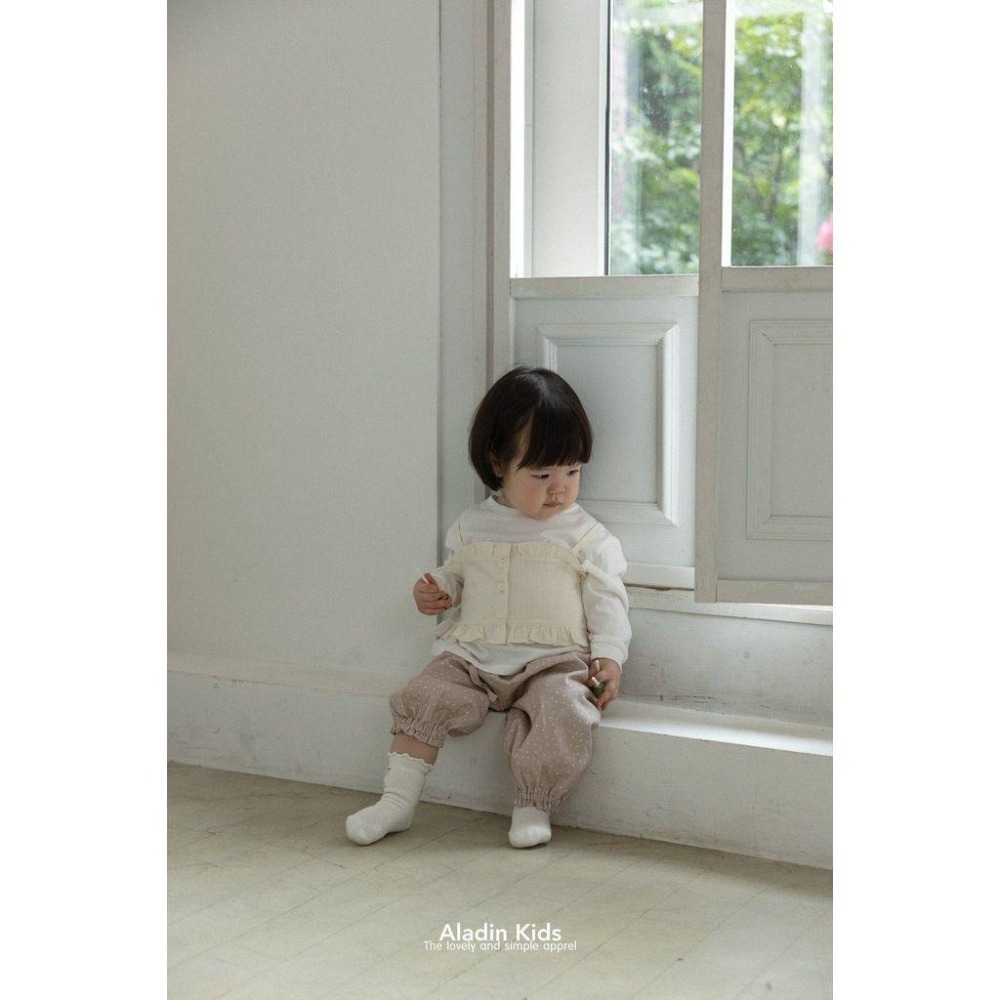 ✿ 現貨｜韓國童裝代購｜小童｜75-114 ✿aladin kids荷葉邊細肩背心-細節圖3
