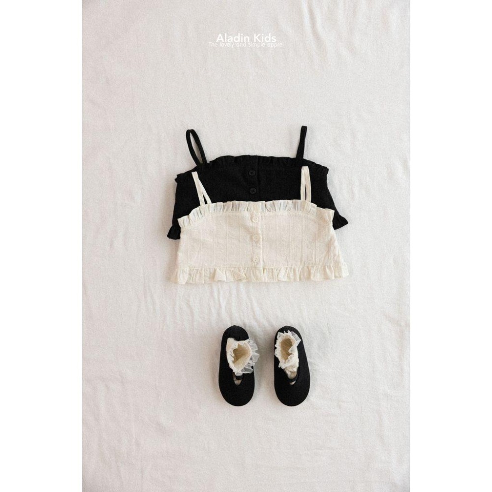 ✿ 現貨｜韓國童裝代購｜小童｜75-114 ✿aladin kids荷葉邊細肩背心-細節圖4