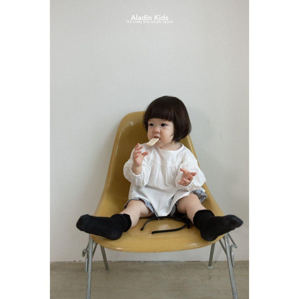 ✿ 現貨｜韓國童裝代購｜小童｜75-114 ✿aladin kids復古高領壓摺上衣-細節圖3