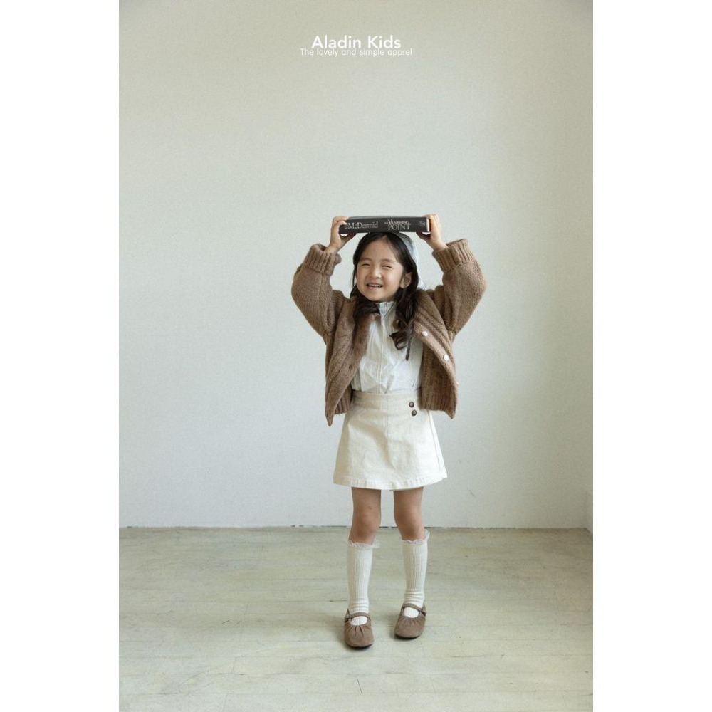 ✿ 現貨｜韓國童裝代購｜小童｜75-114 ✿aladin kids復古高領壓摺上衣-細節圖5