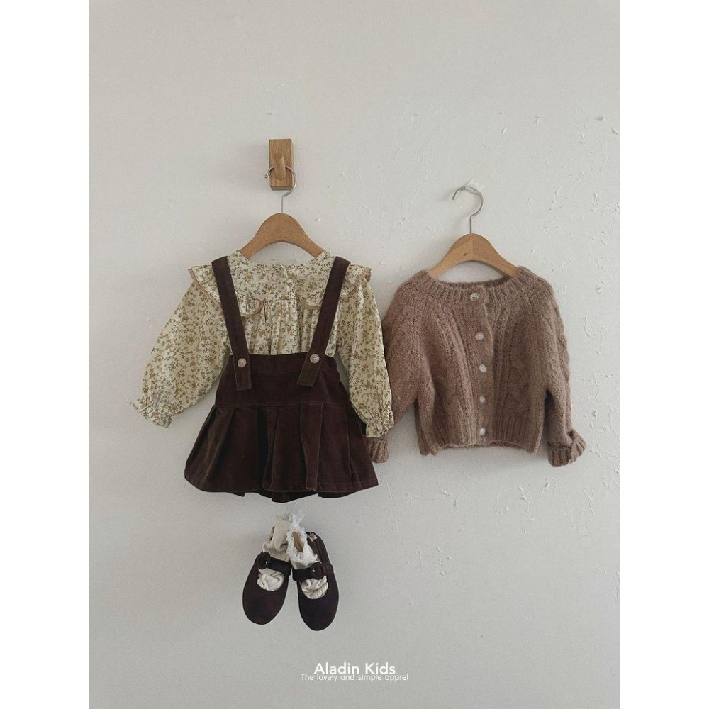 ✿ 現貨｜韓國童裝代購｜小童｜75-114 ✿aladin kids荷葉領鈕扣上衣-細節圖8
