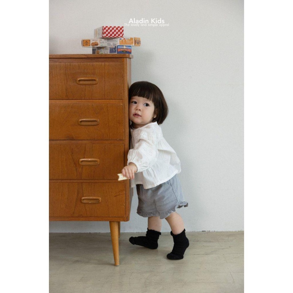 ✿ 現貨｜韓國童裝代購｜小童｜75-114 ✿aladin kids荷葉邊短褲-細節圖3