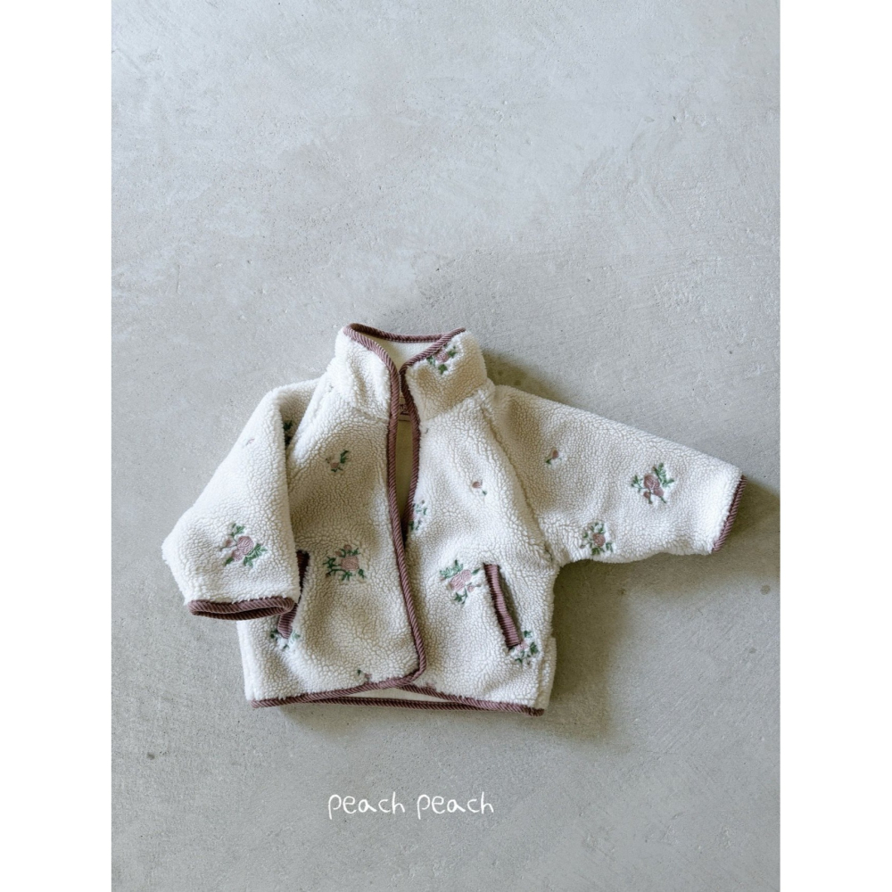 ✿ 現貨｜韓國童裝代購｜小童中童｜80-130 ✿Peach Peach溫柔花語羊羔絨外套-細節圖6