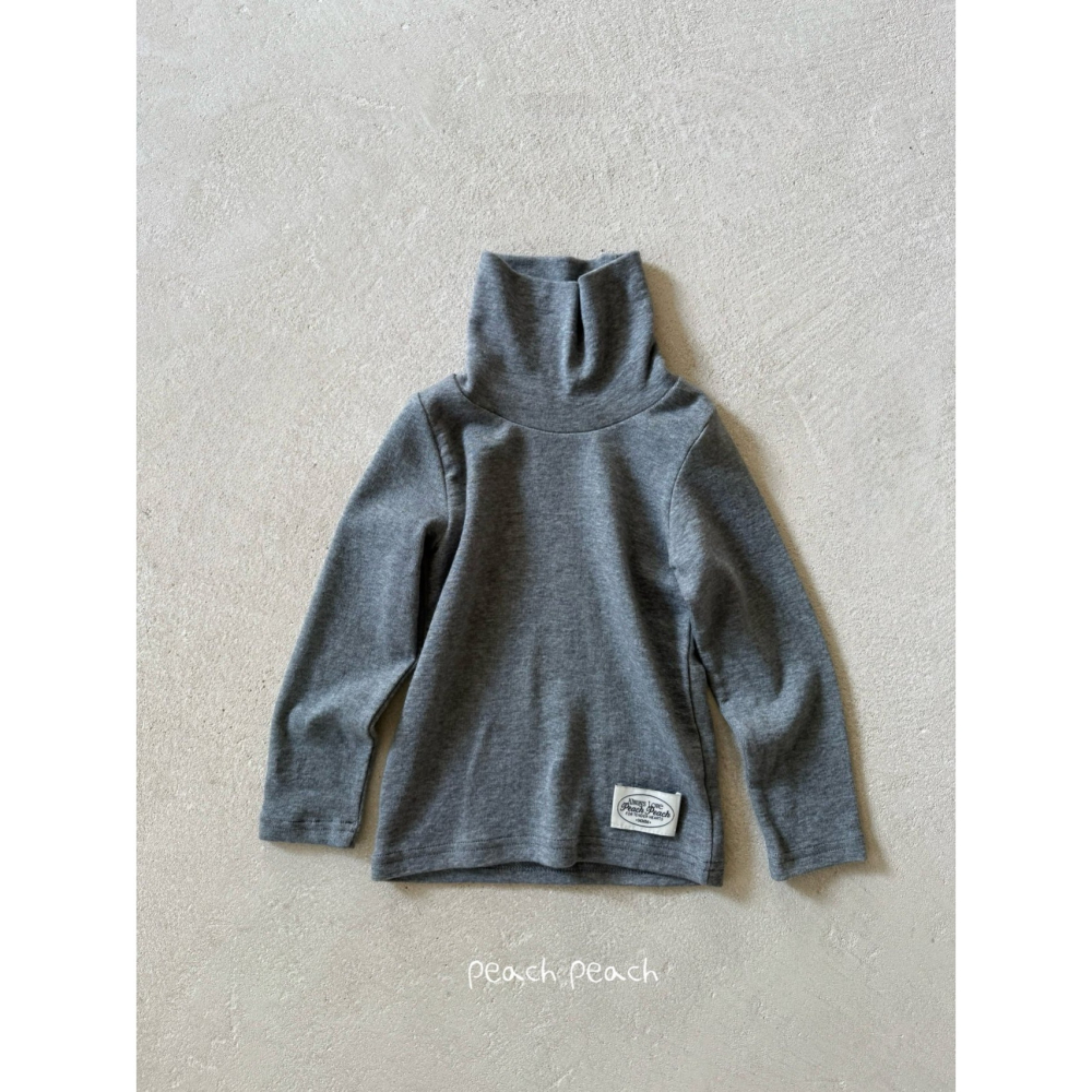 ✿ 現貨｜韓國童裝代購｜小童中童｜80-130 ✿Peach Peach高領輕柔棉上衣-細節圖6