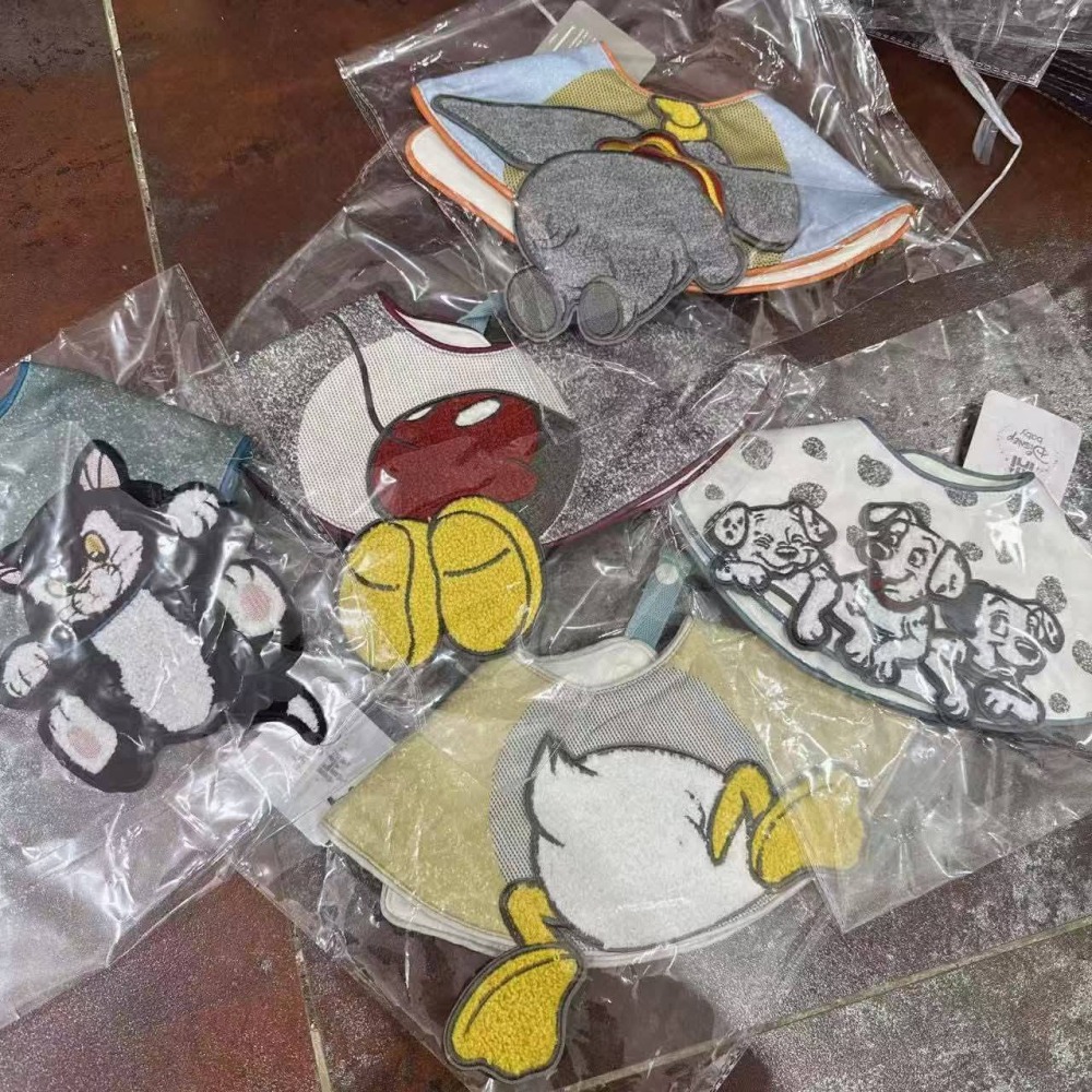 迪士尼明星人物造型圓領口水巾-細節圖3