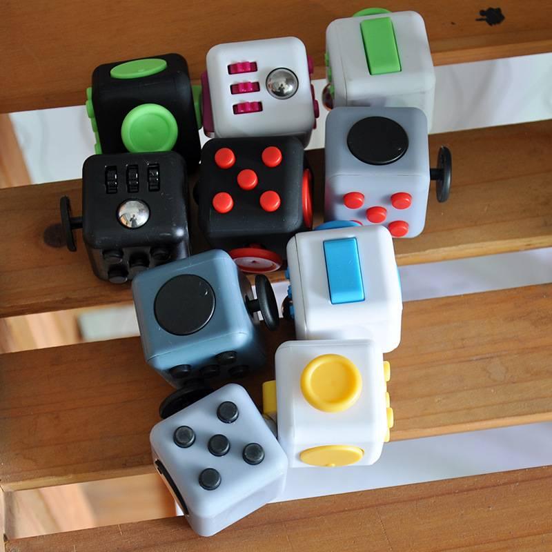 Fidget Busy cube 抒壓 舒壓 解壓玩具 開關按鈕玩具 紓壓玩具 發洩玩具 減壓玩具 按鈕玩具-細節圖3