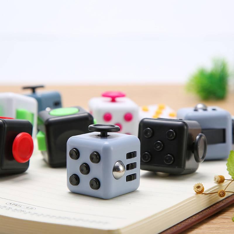 Fidget Busy cube 抒壓 舒壓 解壓玩具 開關按鈕玩具 紓壓玩具 發洩玩具 減壓玩具 按鈕玩具-細節圖5