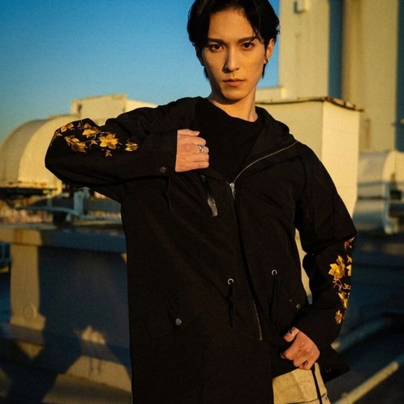 現貨 聯名 JOJO XRAGE 襯衫 三明治包 米斯達帽 DIO 連帽衫 喬魯諾 防風外套 側背包 斜背包 喬斯達-規格圖4