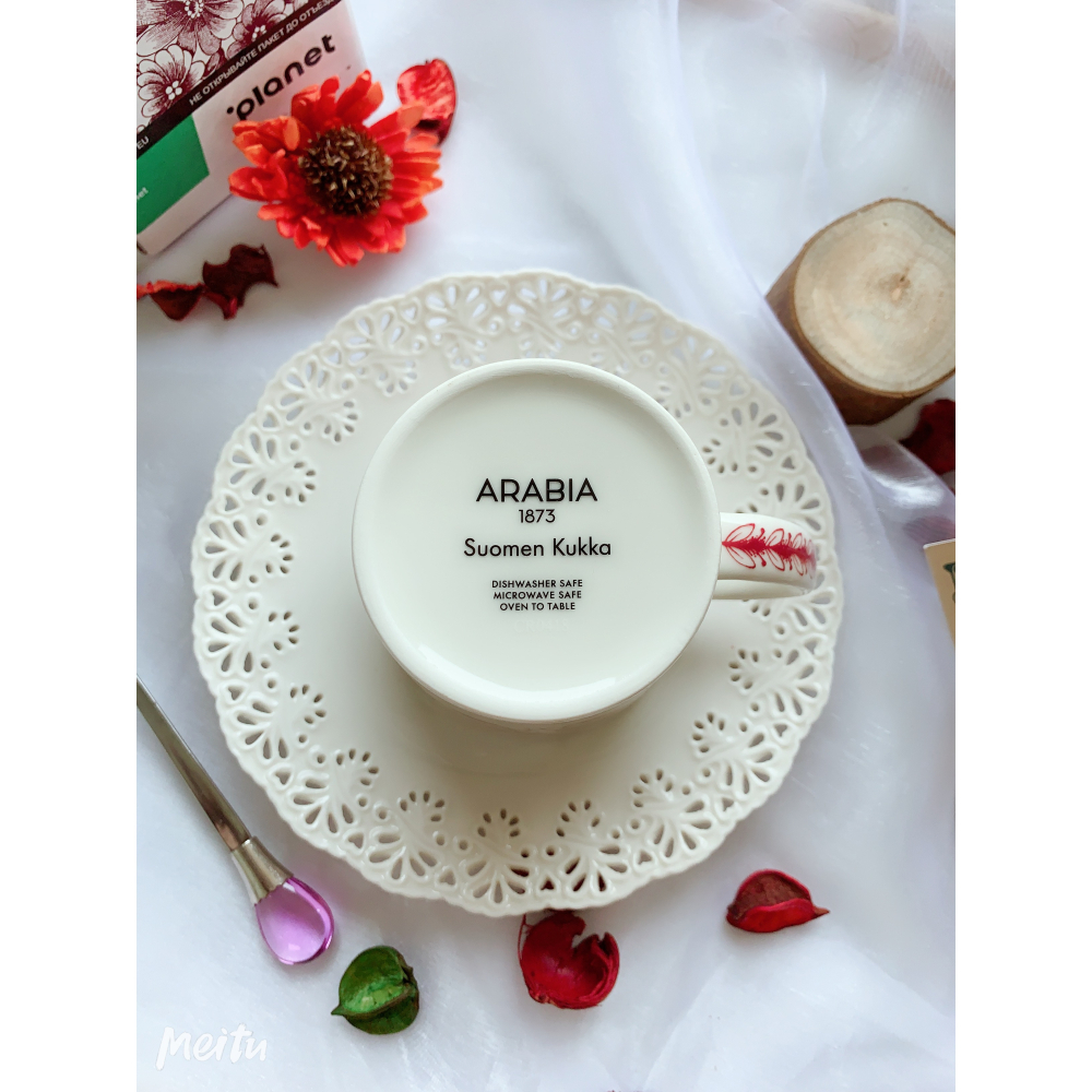 【絕版珍藏】芬蘭 ARABIA 百年工藝馬克杯 ── 復刻經典紅（田園風景與Myrna花卉 系列）-細節圖4