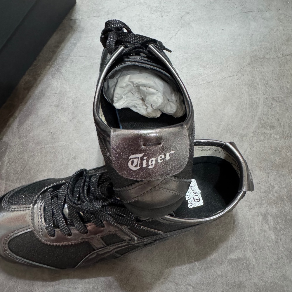 全新現貨 日本 Onitsuka Tiger 鬼塚虎 細閃黑銀色 24號 MEXICO 66｜1183C480-001-細節圖3