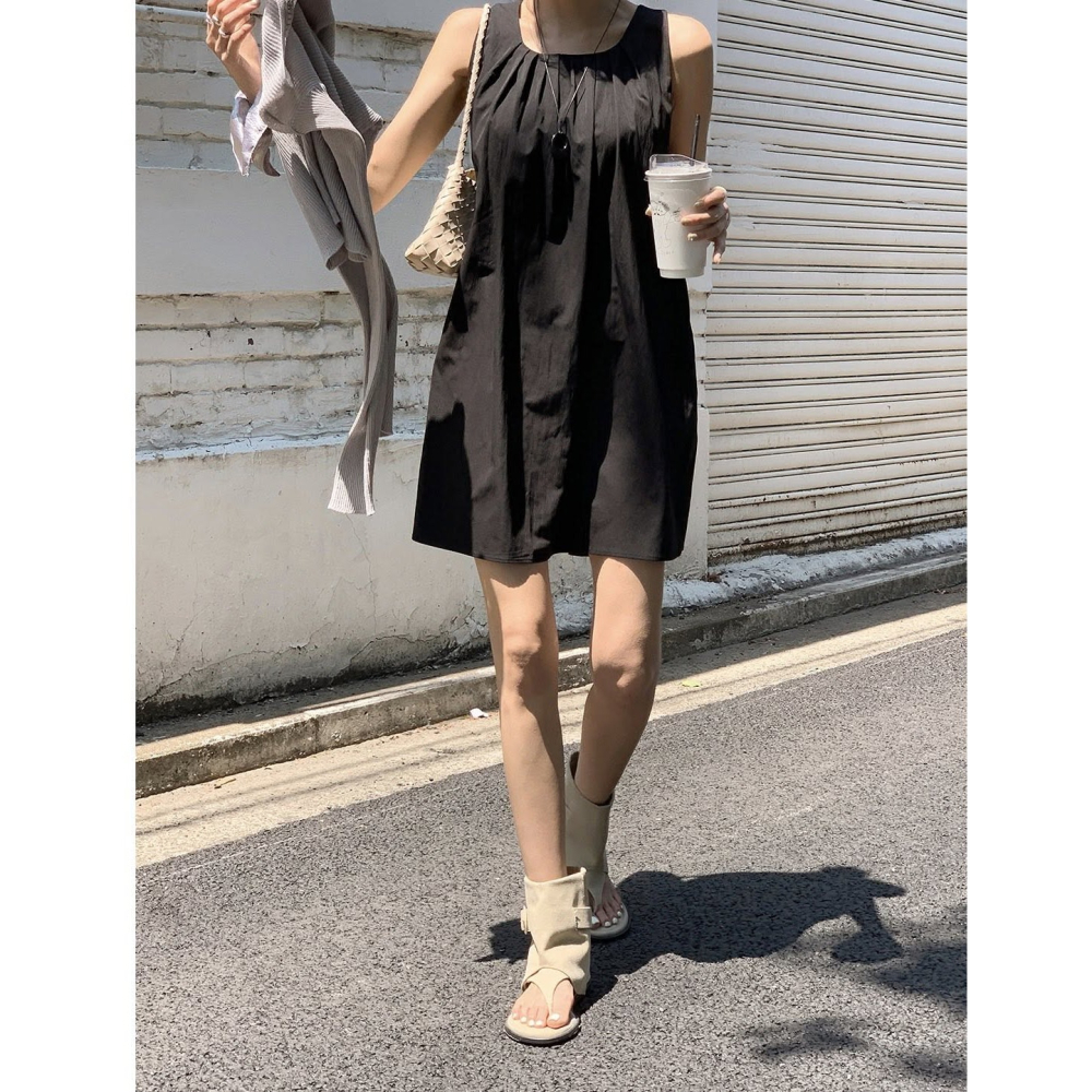 正韓2色G184胸壓褶圓領背心洋-細節圖3