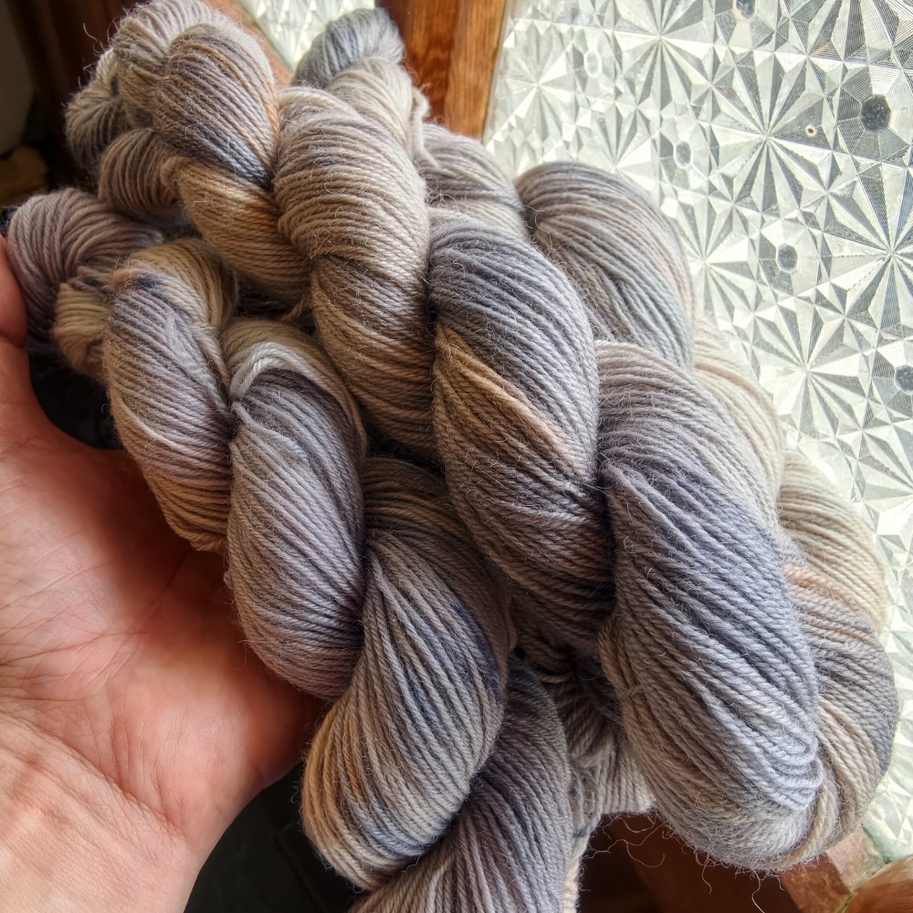 lufi手染線 雪松銀髮 50g  美麗諾襪線-細節圖4