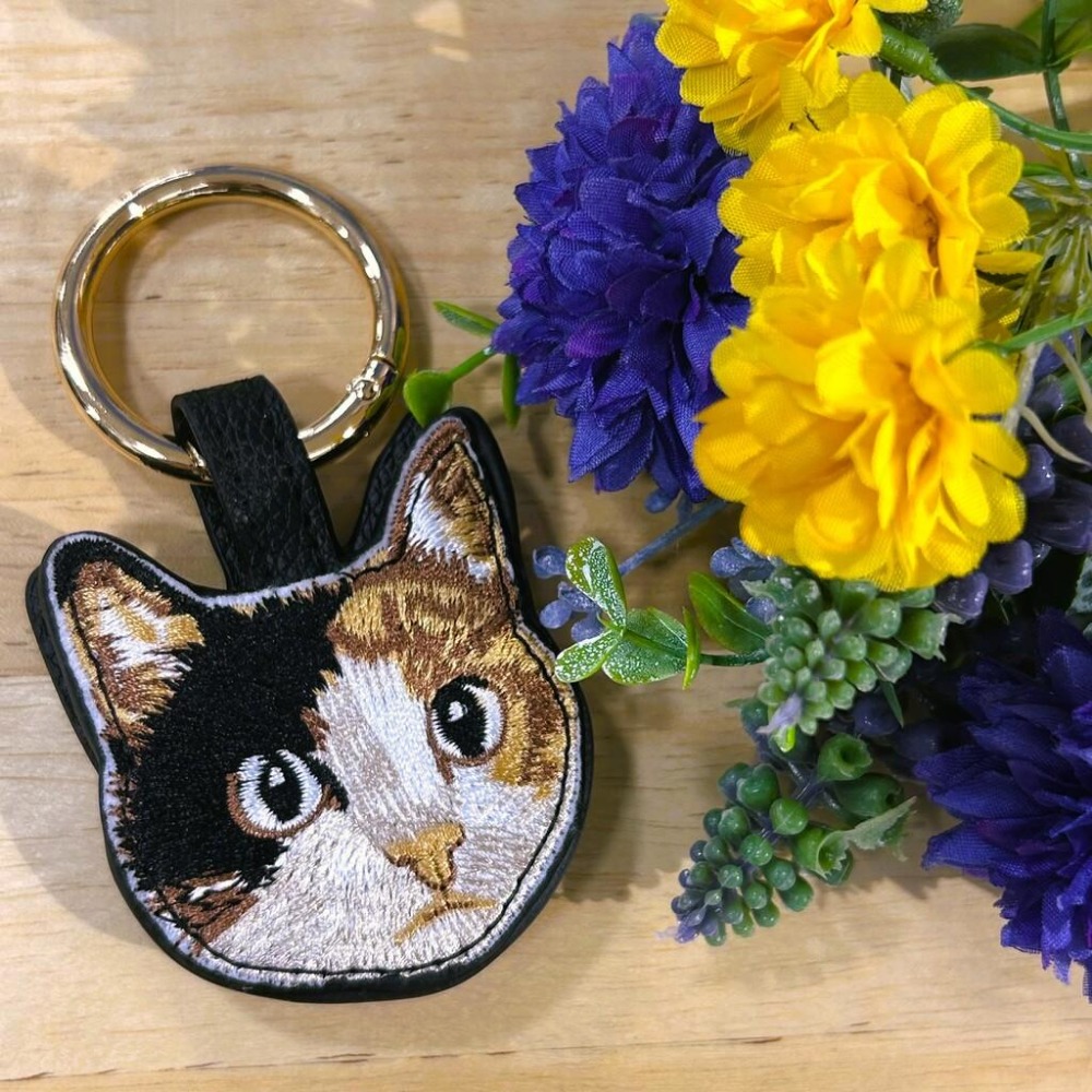 【飛魚愛日貨】貓咪刺繡磁扣吊飾 帽夾 眼鏡收納-規格圖6