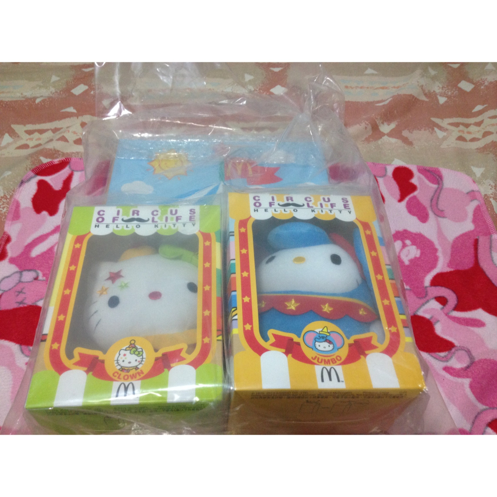 全新麥當勞 ＂ 2013年 Hello Kitty 馬戲團麥麥幫 ＂ 大全套(限定版2隻 立體舞台) 售價 1199元-細節圖2