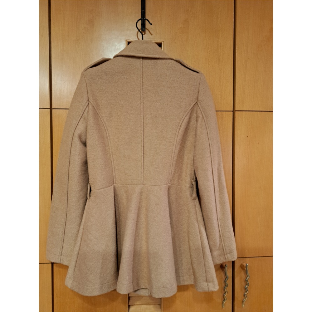 駝色雙排金釦傘狀大衣-細節圖2