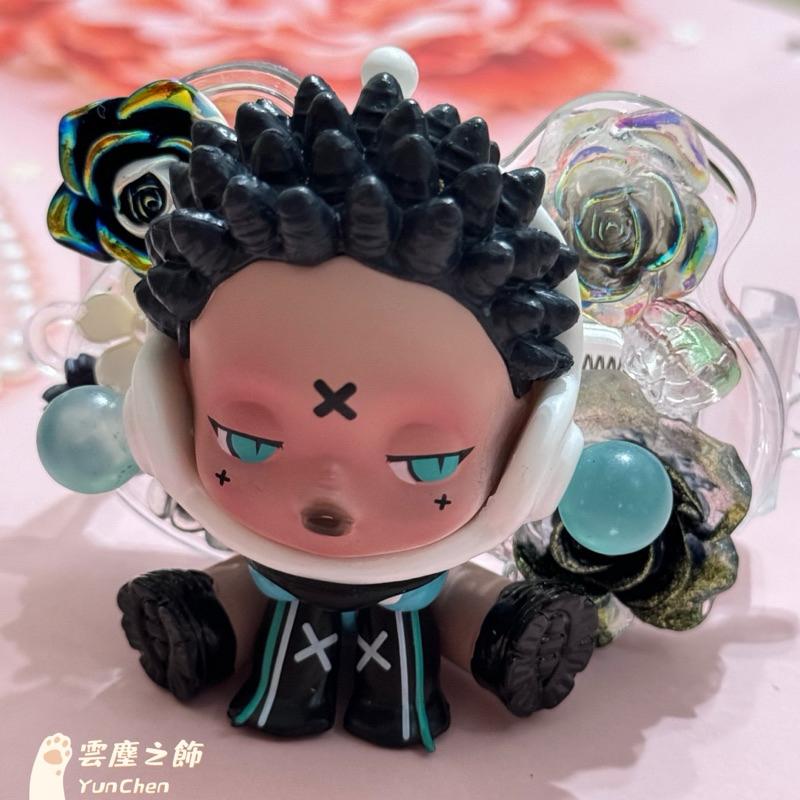 雲塵之飾·珠寶殿 臺灣賣家 快速出貨 🚚 現貨 泡泡瑪特 夜之城 幻音締造師 手機支架 手機殼 手機背夾 手機造型包-細節圖2