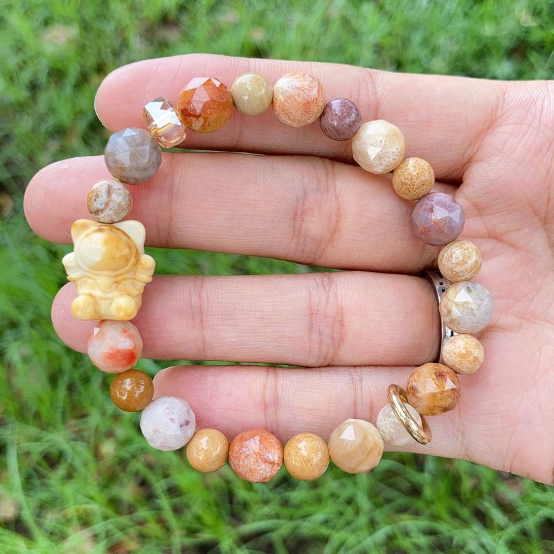 雲塵之飾·花晶靈 臺灣出貨 🚚 臺灣現貨 阿拉善 宇航員 太空貓 珊瑚玉 鑽切珊瑚玉 跑環 15k金 原創 設計款 手鍊-細節圖2