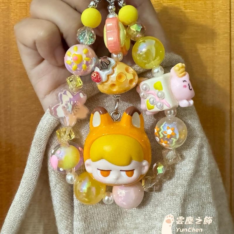雲塵之飾·珠寶殿 臺灣賣家 快速出貨 🚚 現貨 MONBOO 狐狸 小小糖派對 傲嬌 萌萌 手機鍊 手繪珠 單鏈 實拍-細節圖7