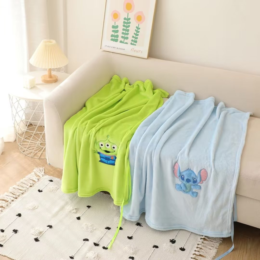 【Mate_Shop】卡通法蘭絨午睡毯迪士尼三麗鷗星卡比米奇熊抱哥草莓熊三眼怪大眼仔毛怪史迪奇達菲禮物車用空調毯現貨預-細節圖7