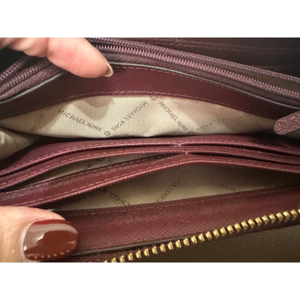 MICHAEL KORS Jet 經典牛皮L型長夾.葡萄紅（二手）-細節圖4