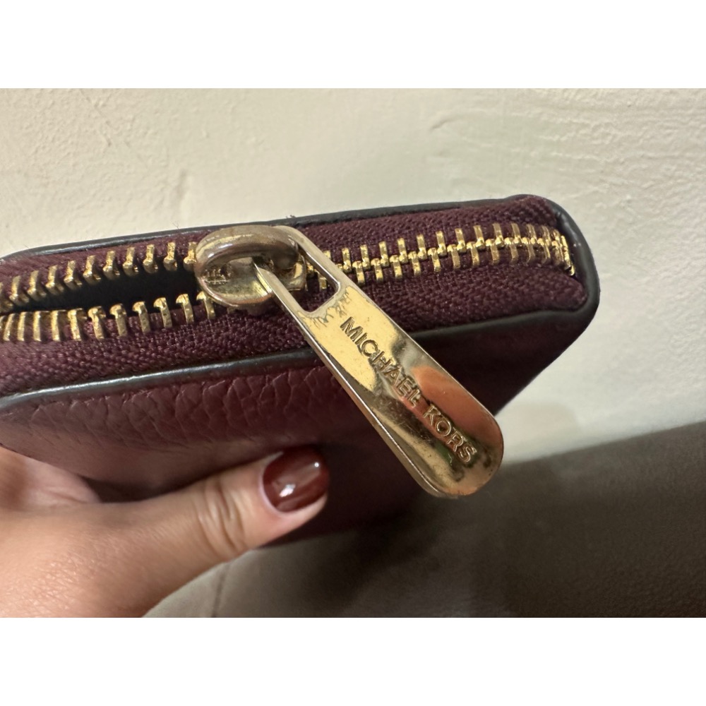 MICHAEL KORS Jet 經典牛皮L型長夾.葡萄紅（二手）-細節圖7