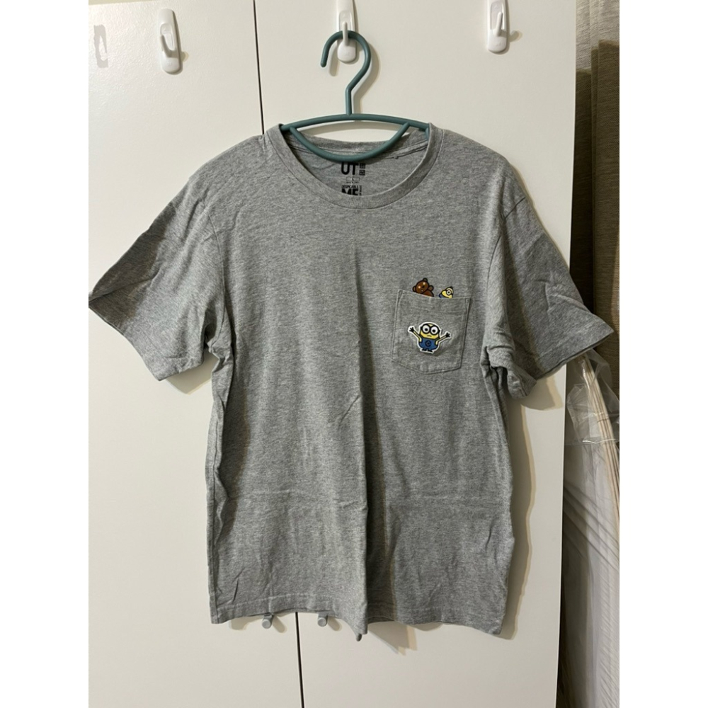二手 UNIQLO x Minions UT 小小兵 神偷奶爸 聯名 短袖 T恤 灰色 純棉 Size L-細節圖2