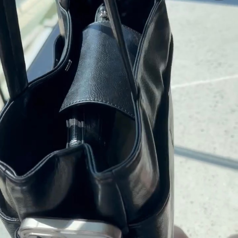 KeCom。韓國小眾品牌 MELDA 多功能 肩背包-細節圖4