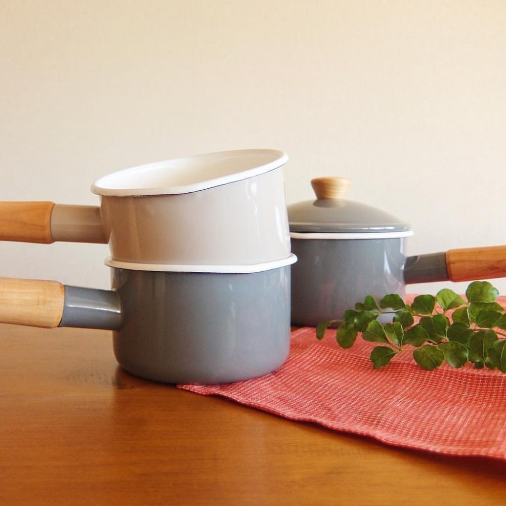【野田琺瑯/日本製】 Couleur 牛奶鍋附蓋14cm 木柄 琺瑯 單手鍋 noda horo-細節圖3