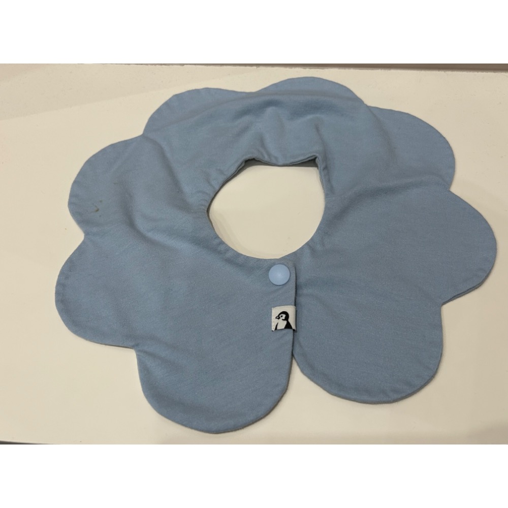 二手Konny口水巾，有污漬-細節圖2