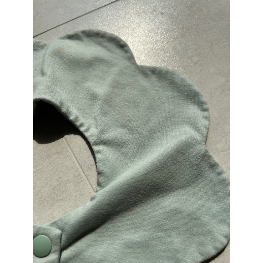 二手Konny口水巾，有污漬-細節圖6