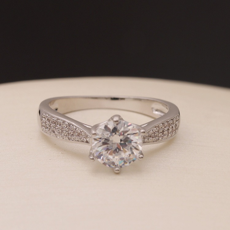 首飾品時尚簡約經典六爪仿鉆戒女款戒指-細節圖4