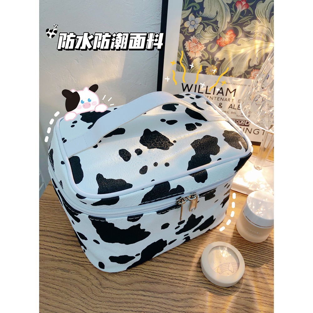 可愛高級感奶牛化妝包防水大容量化妝品收納包便攜手提旅行洗漱包-細節圖3