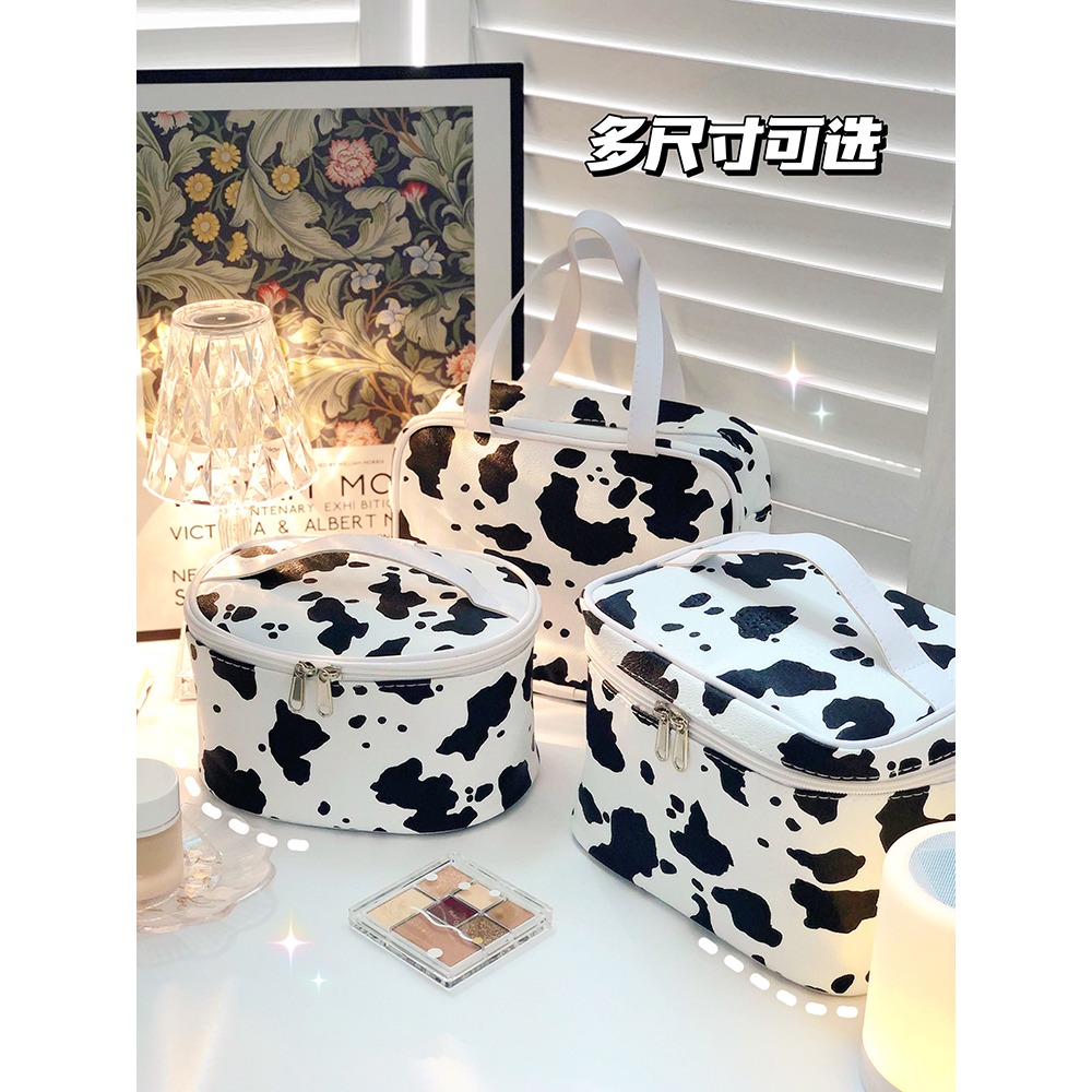 可愛高級感奶牛化妝包防水大容量化妝品收納包便攜手提旅行洗漱包-細節圖5
