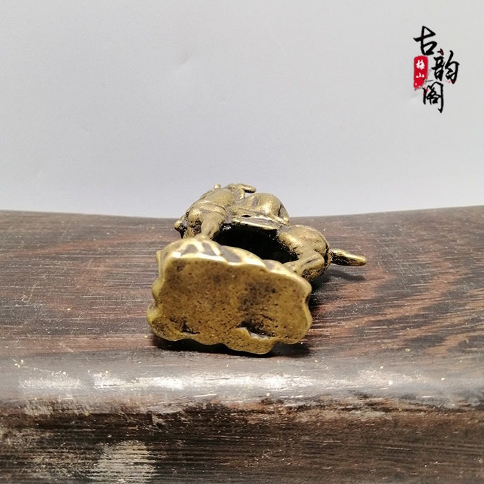 古玩雜項銅器收藏仿古做舊銅器馬上猴擺件純銅工藝小擺件老物件-細節圖5