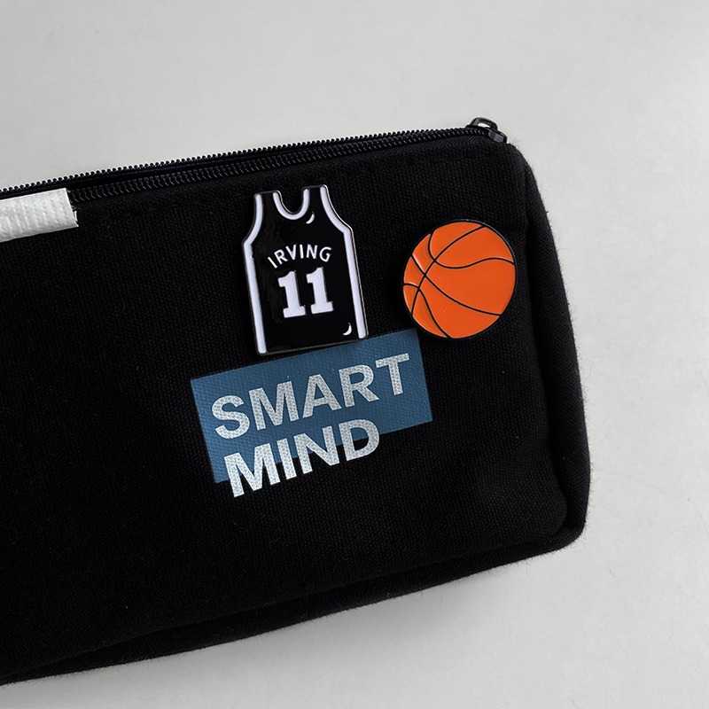 NBA球星球衣胸針籃球熱金屬徽章男個性服飾包包裝飾別針-細節圖3