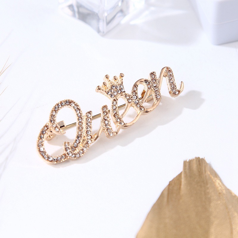 日韓百搭字母胸針鑲鉆字母Queen胸針女氣質西裝外套別針配飾送禮-細節圖3