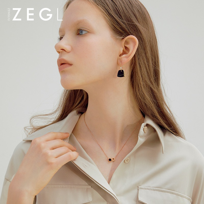 ZEGL雙圓環鈦鋼項鏈女潮網紅鎖骨鏈氣質簡約黑色瑪瑙吊墜裝飾頸鏈-細節圖4