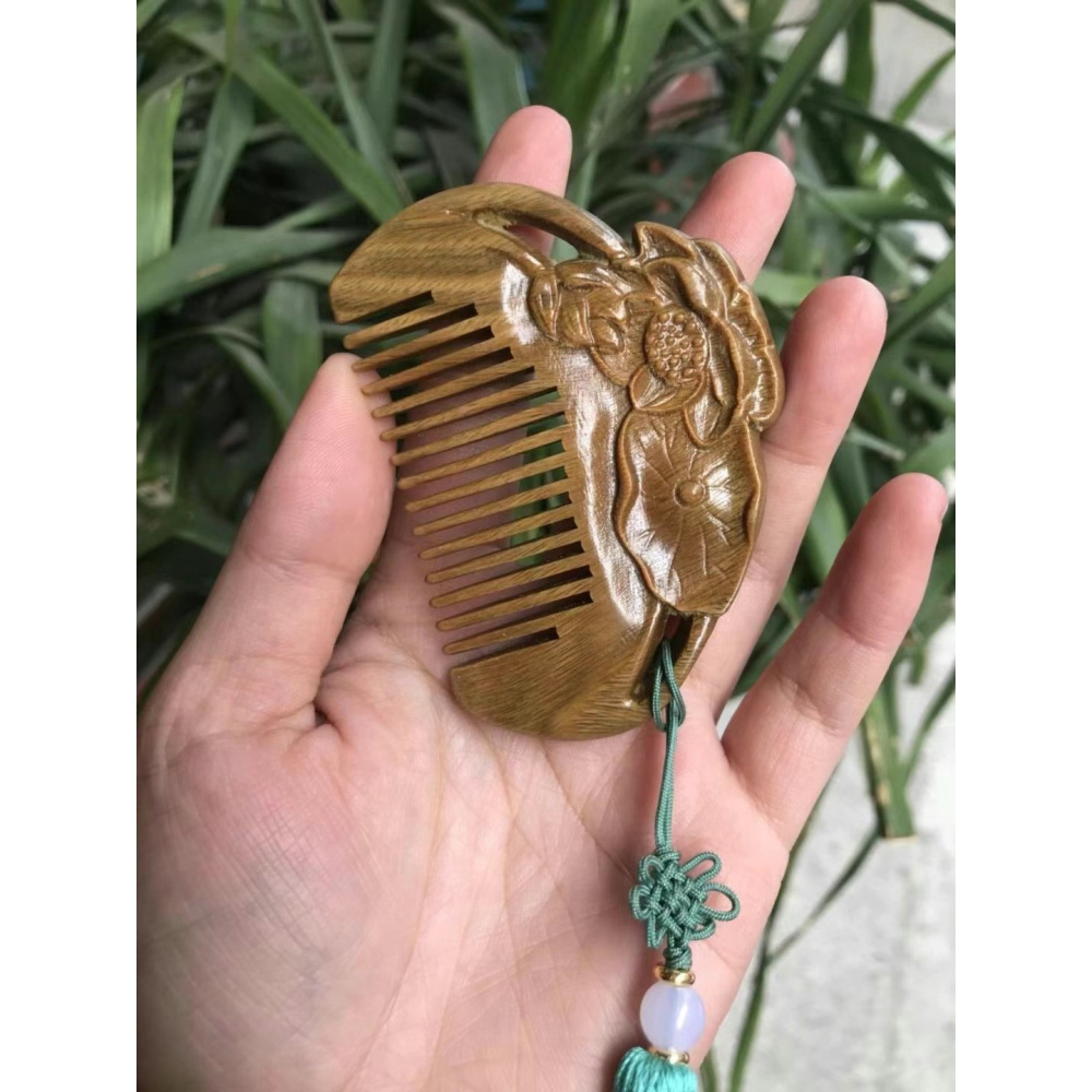 綠檀木雕荷花旗袍木梳 隨身攜帶便攜梳 綠檀單面雕花梳子送人禮物-細節圖8
