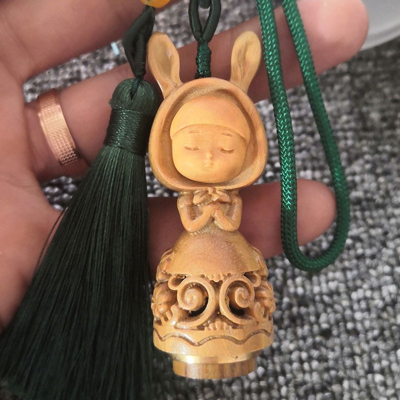 直播貨源綠檀木雕刻夢境兔香囊掛件鑰匙扣手把件車掛香囊揹包掛件-細節圖5