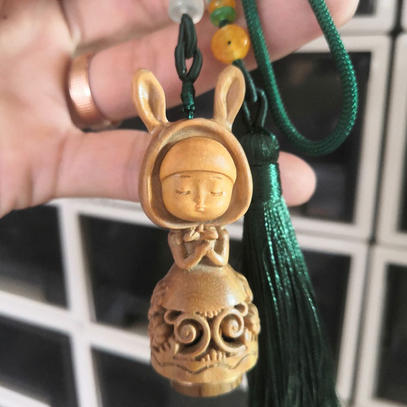 直播貨源綠檀木雕刻夢境兔香囊掛件鑰匙扣手把件車掛香囊揹包掛件-細節圖7