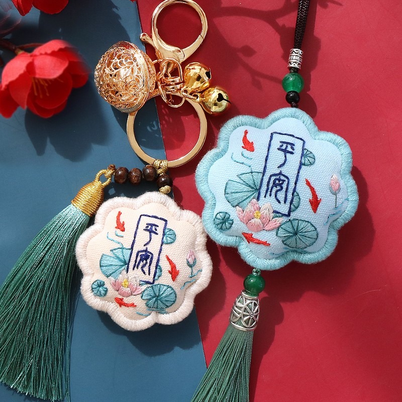 手工刺繡diy材料包自繡鑰匙扣香囊平安福車飾掛件送閨蜜男友禮物-細節圖4
